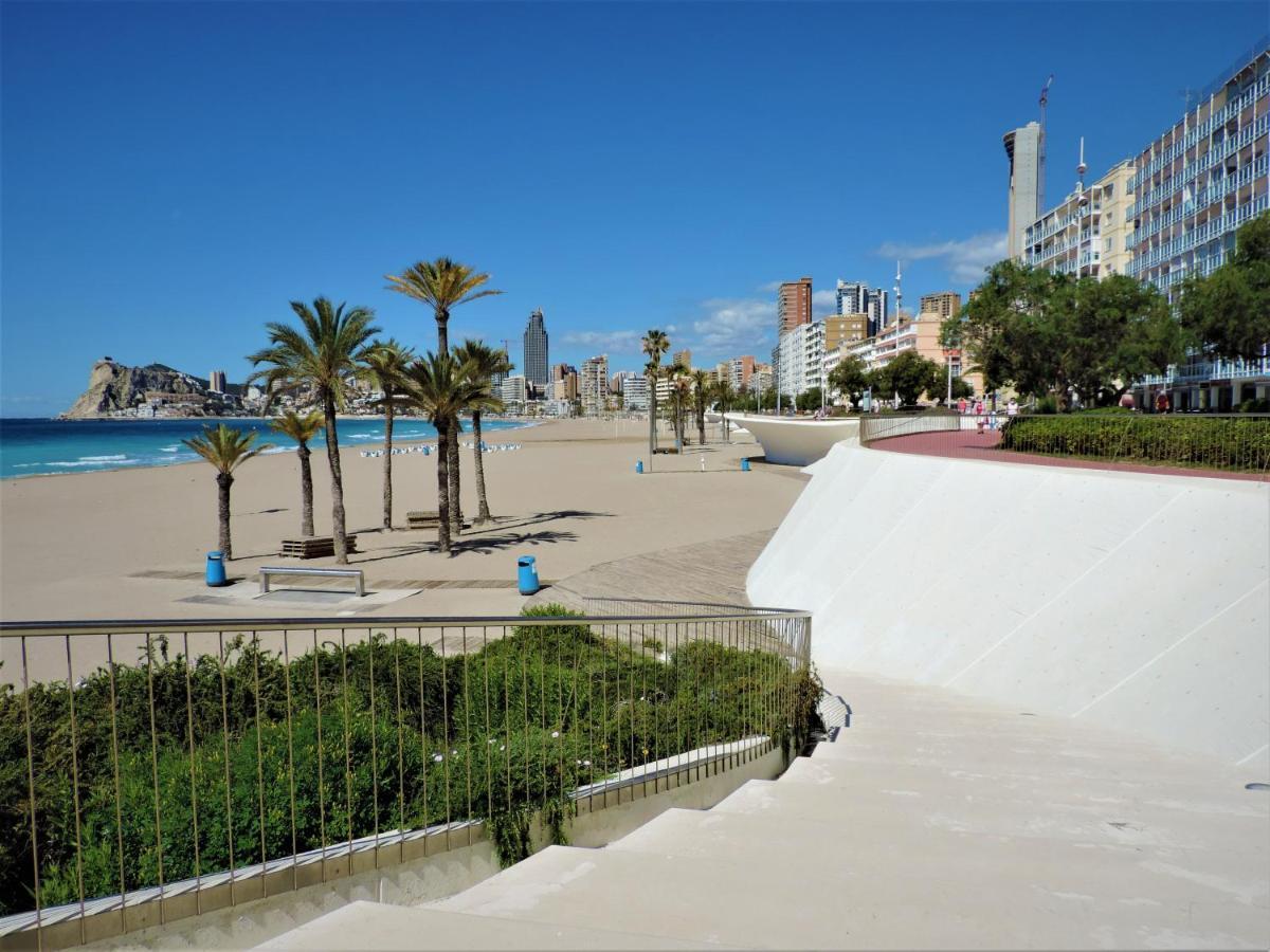 Sunset Waves By Apturist Benidorm Luaran gambar